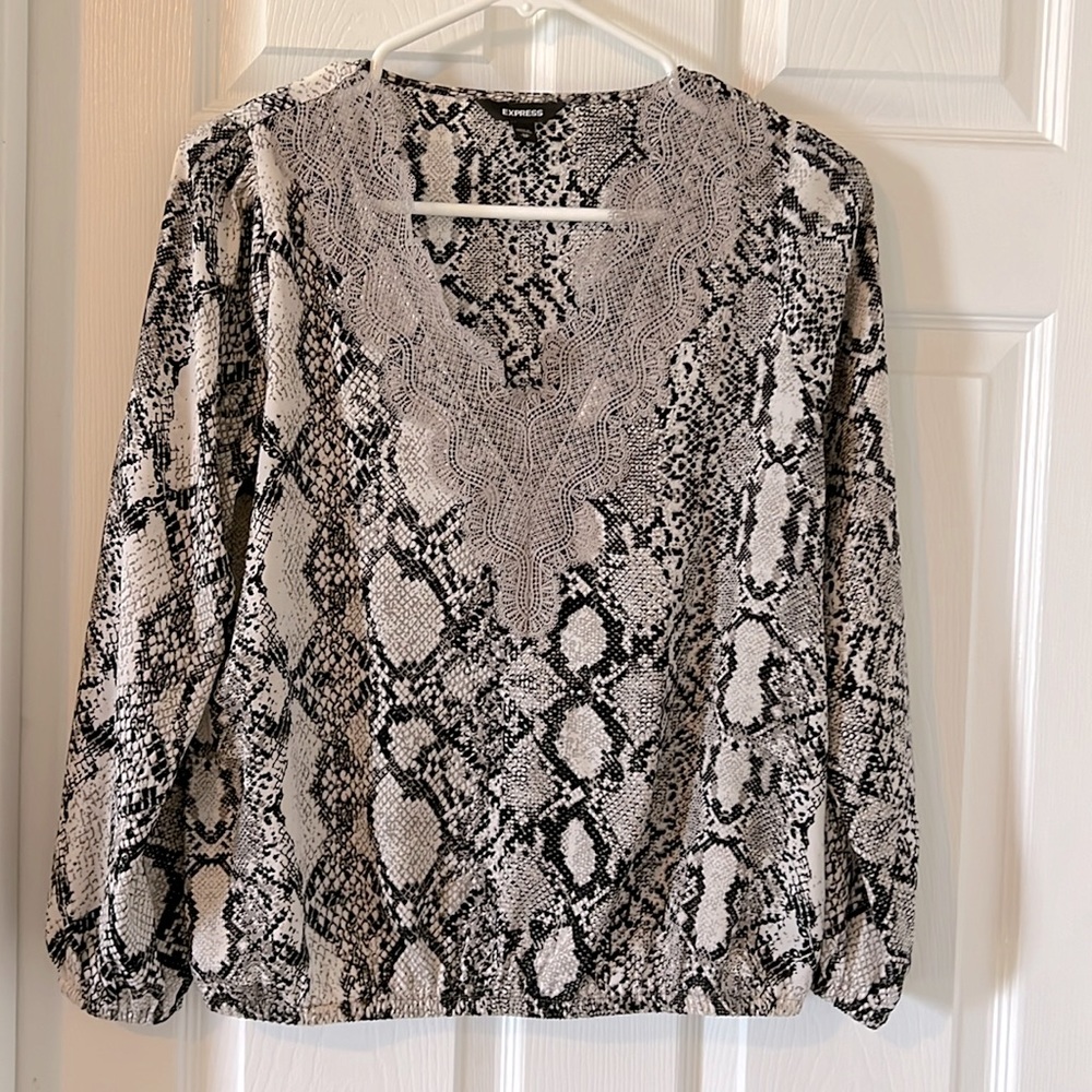 Express snakeskin print, lace trim